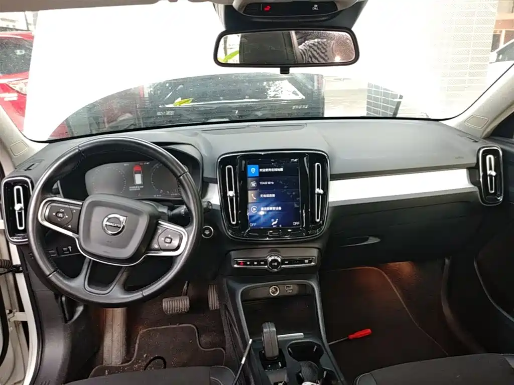 Volvo XC40 2020 — фото 10