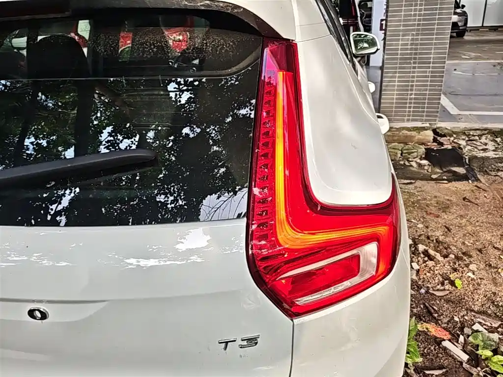 Volvo XC40 2020 — фото 8