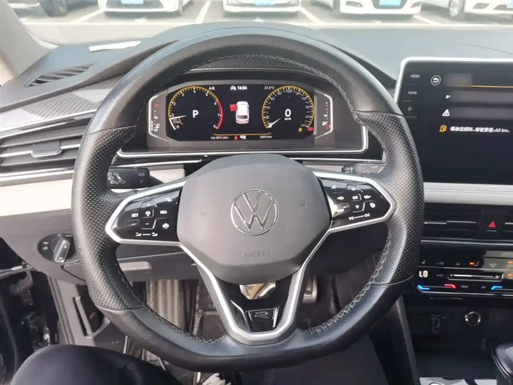 Volkswagen Tiguan L 2022 — фото 11