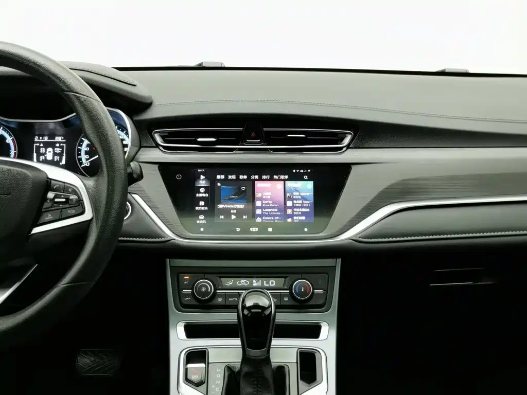 Geely Emgrand 2021 — фото 12