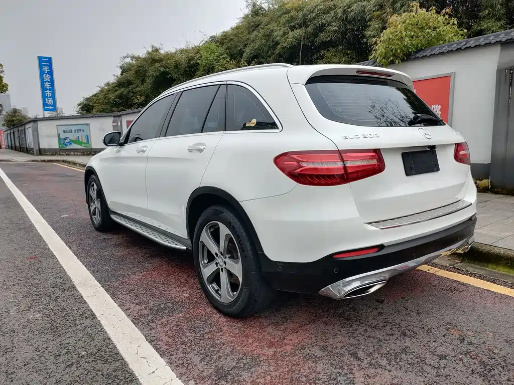 Mercedes-Benz GLC 2016 — фото 19