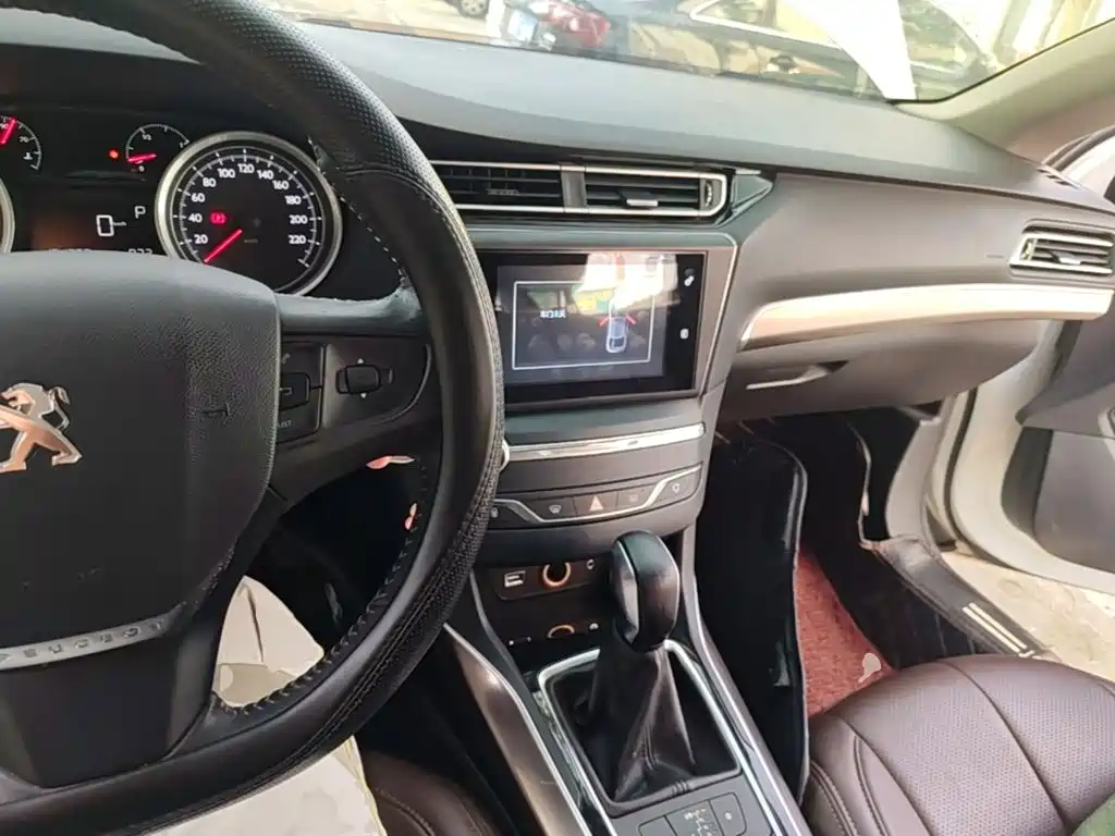 Peugeot 408 2015 — фото 10