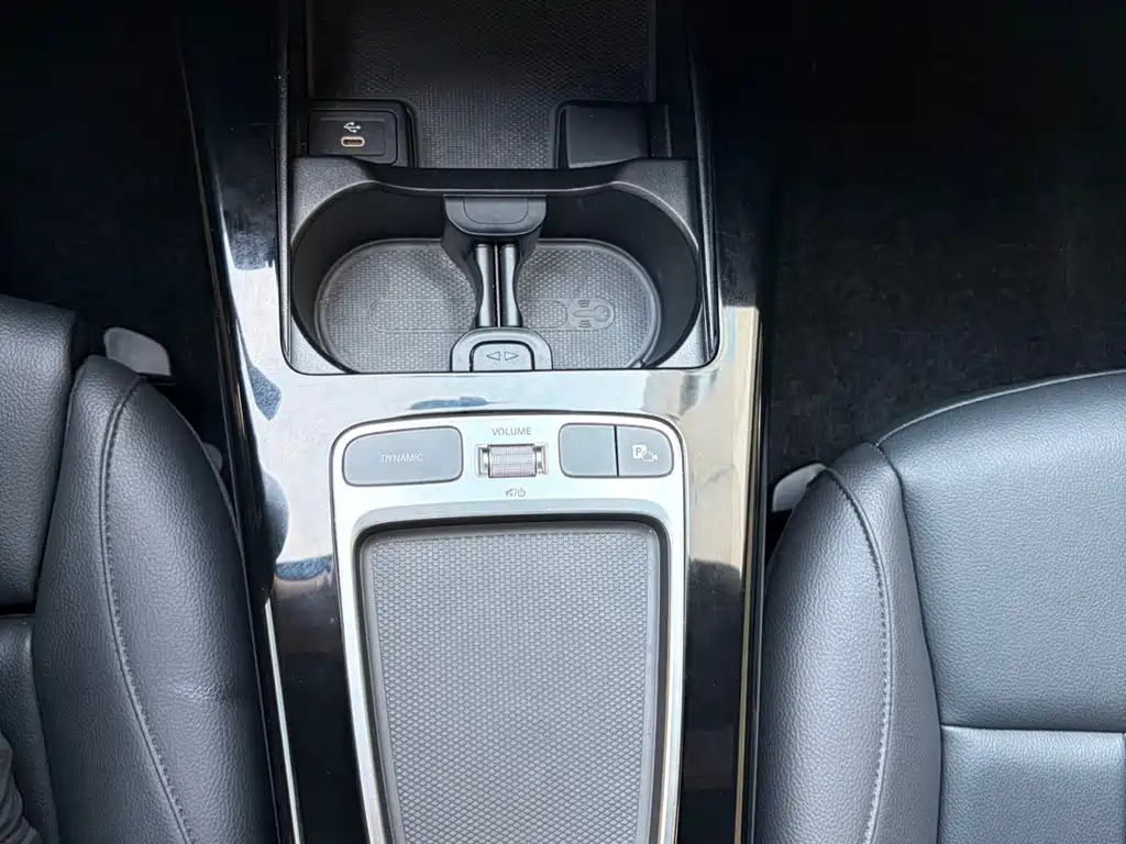 Mercedes-Benz A-Class 2024 — фото 11