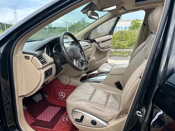 Mercedes-Benz R-Class 2011