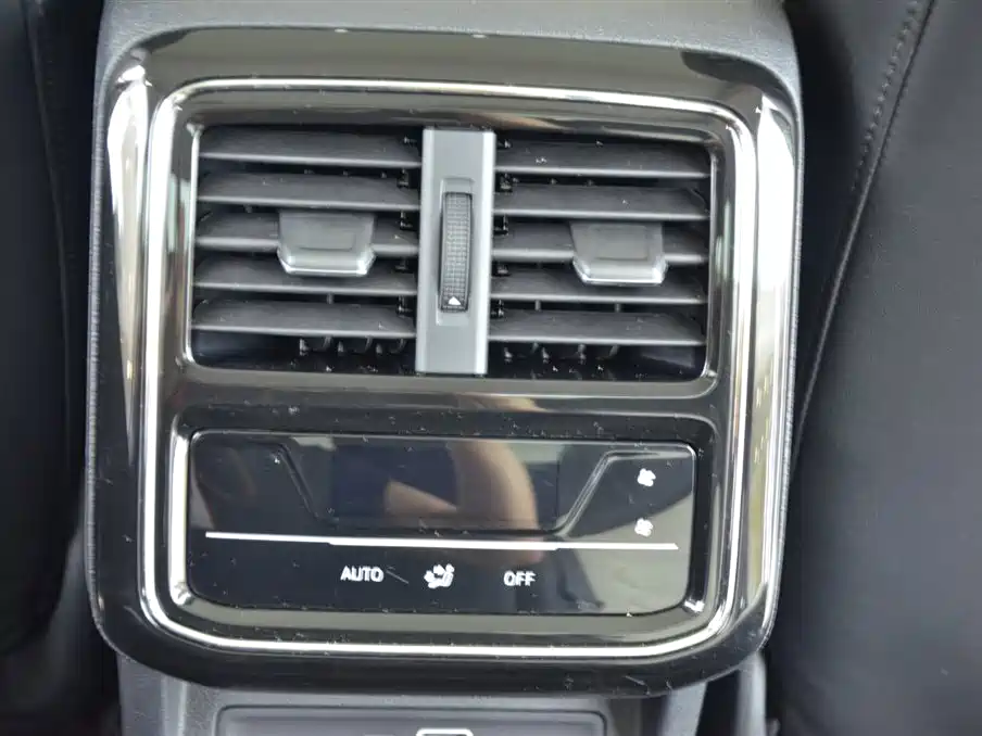 Volkswagen Passat 2023 — фото 10