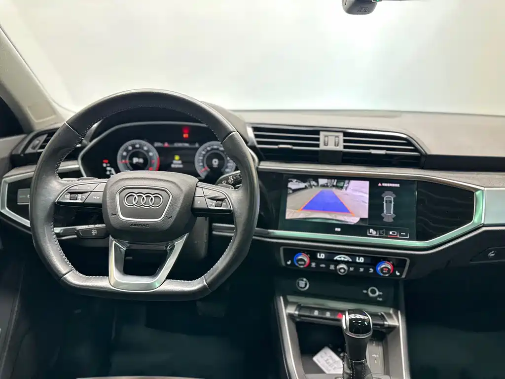 Audi Q3 2023 — фото 19