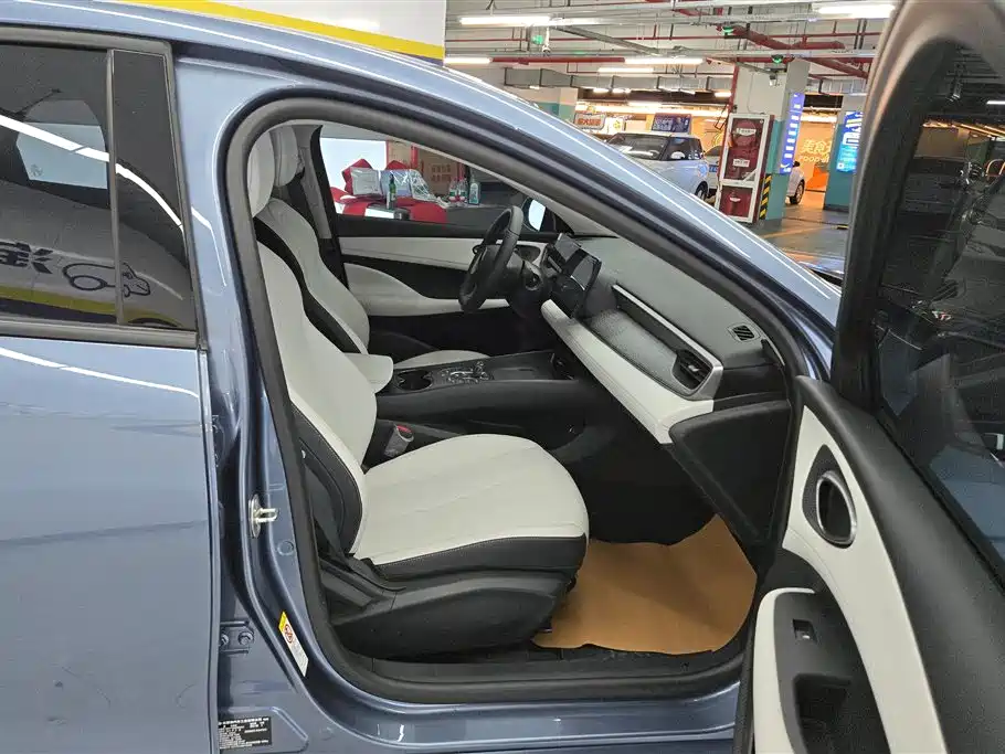 BYD Seal 05 DM-i 2025 — фото 8