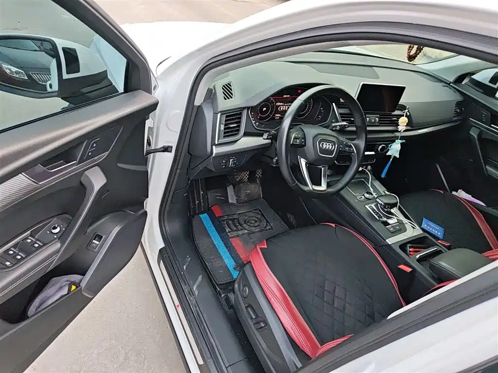 Audi Q5L 2022 — фото 12
