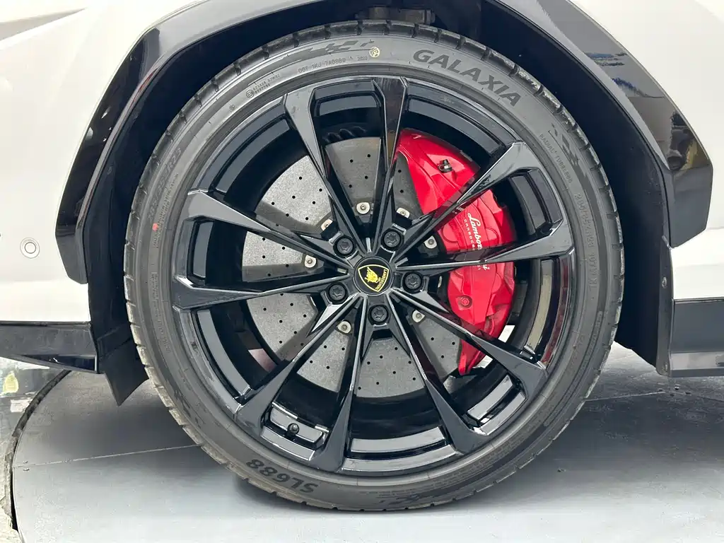 Lamborghini Urus 2022 — фото 25