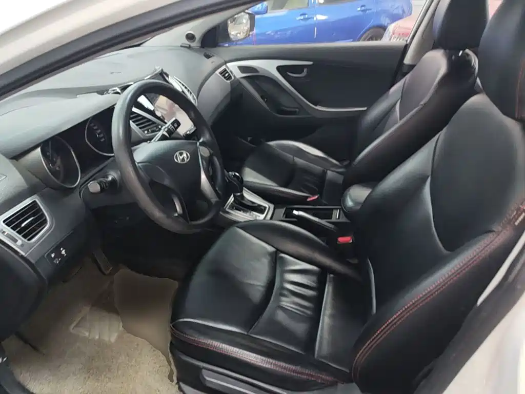Hyundai Elantra Langdong 2017 — фото 15
