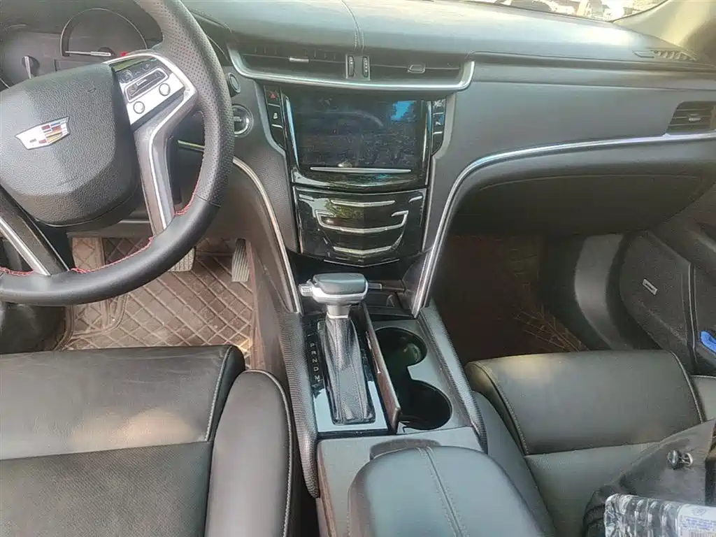 Cadillac XTS 2017 — фото 13