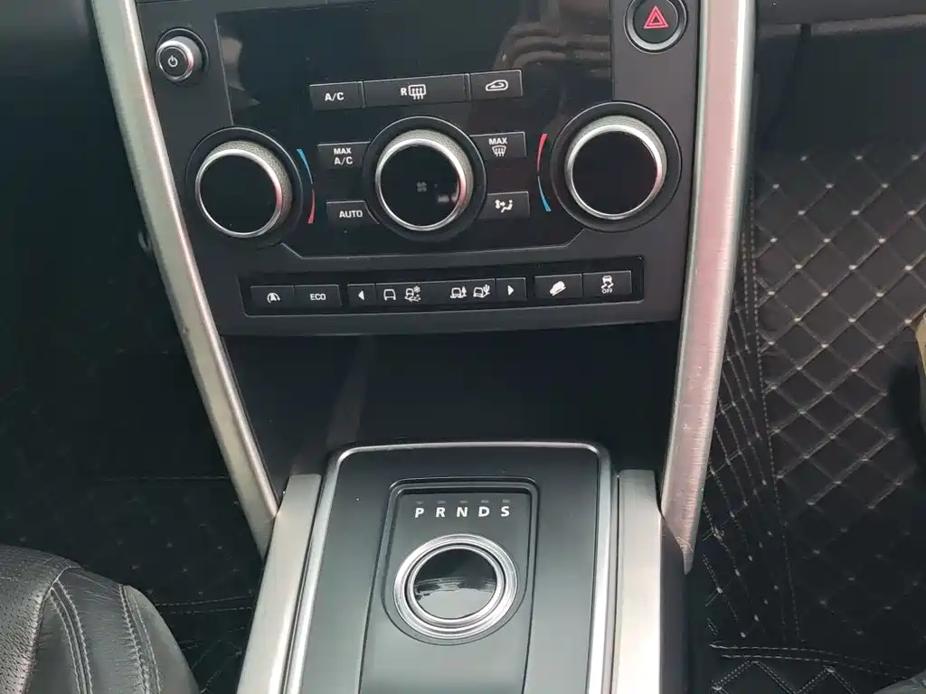 Land Rover Discovery Sport 2017 — фото 12