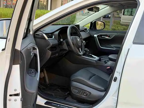 Toyota RAV4 2023
