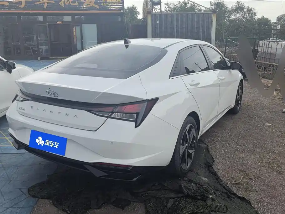 Hyundai Elantra 2023