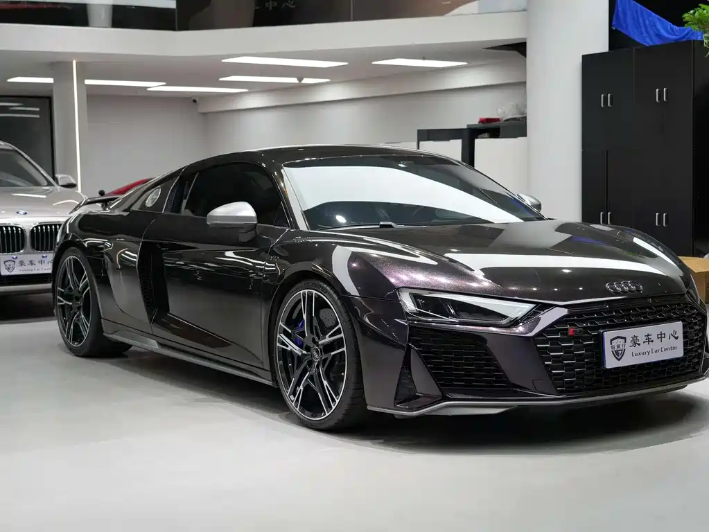 Audi R8 2022 — фото 2