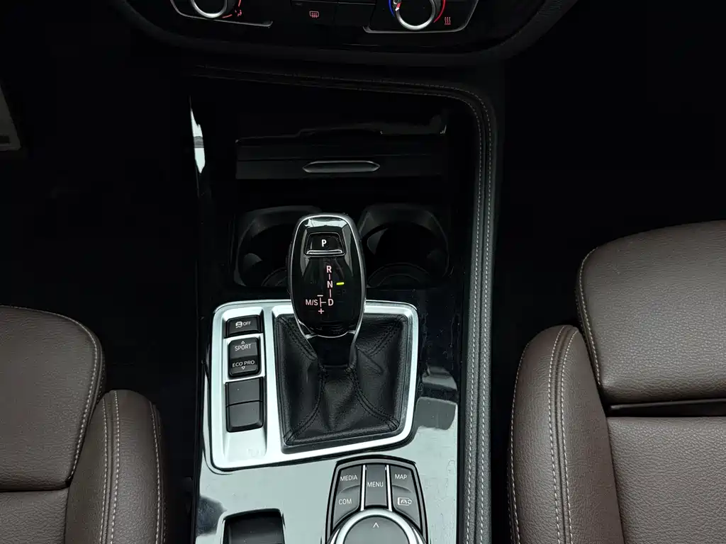 BMW 1 Series 2022 — фото 13