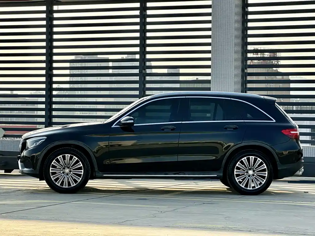 Mercedes-Benz GLC 2016 — фото 11