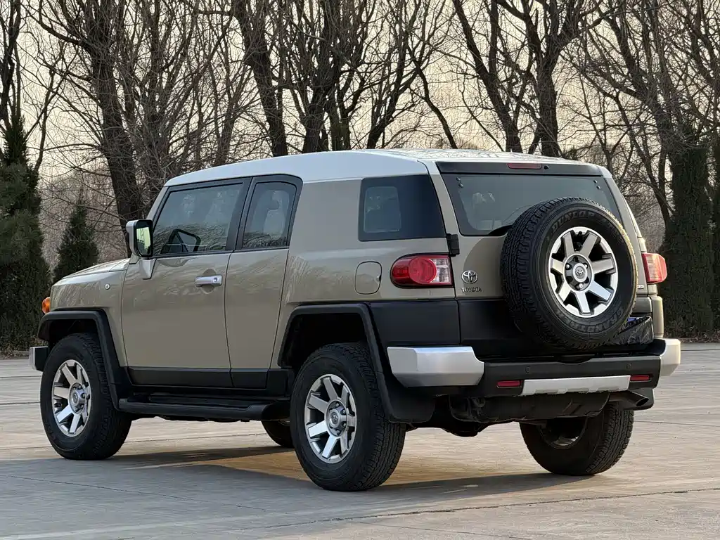 Toyota FJ Cruiser 2020 — фото 5