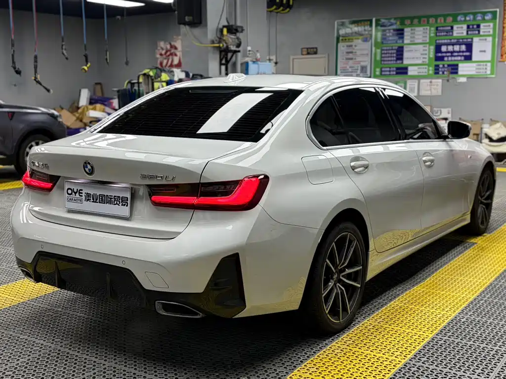BMW 3 Series 2023