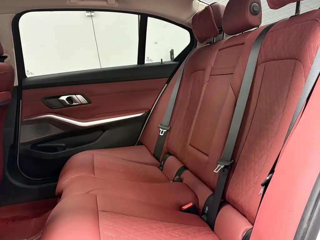 BMW 3 Series 2023 — фото 15