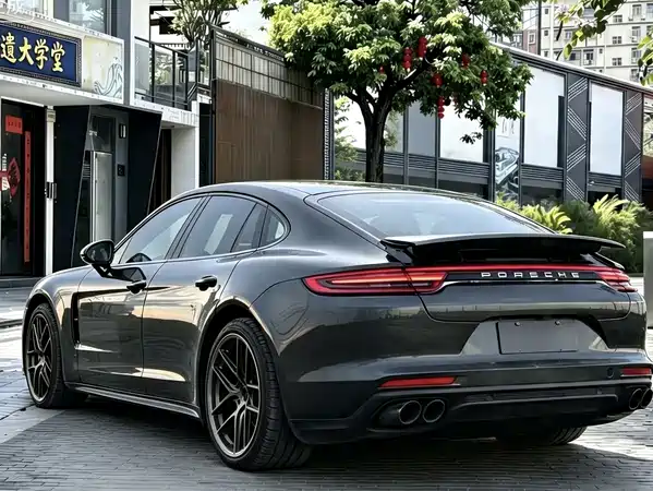 Porsche Panamera 2018