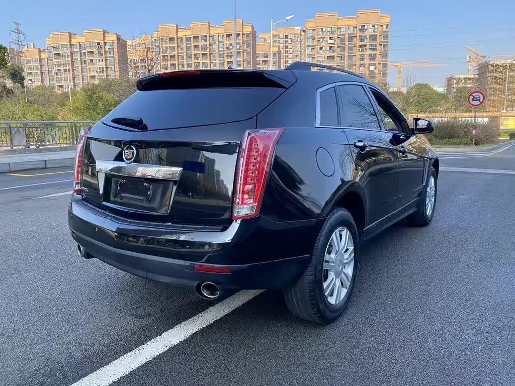 Cadillac SRX 2016 — фото 7
