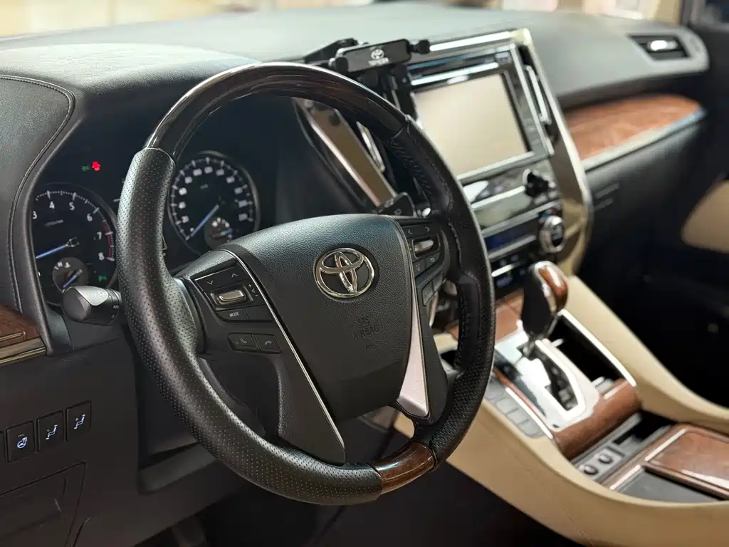 Toyota Alphard 2018 — фото 7