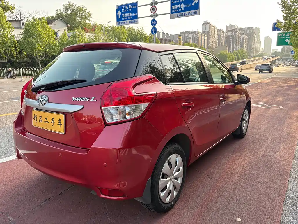 Toyota Yaris L 2015 — фото 7