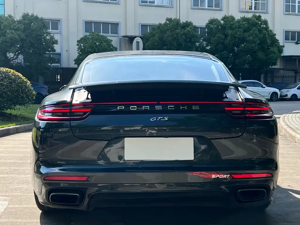 Porsche Panamera 2018 — фото 14