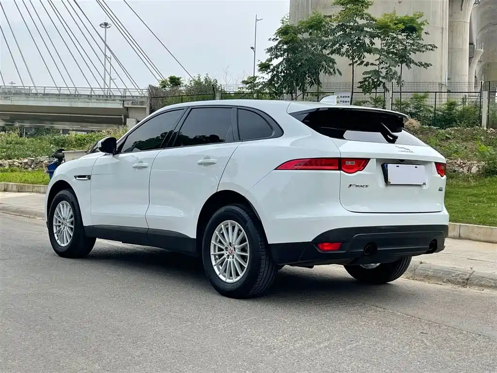 Jaguar F-PACE 2018 — фото 6