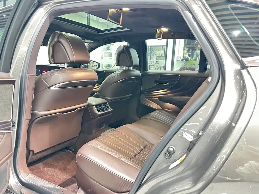 Lexus LS 2020 — фото 17