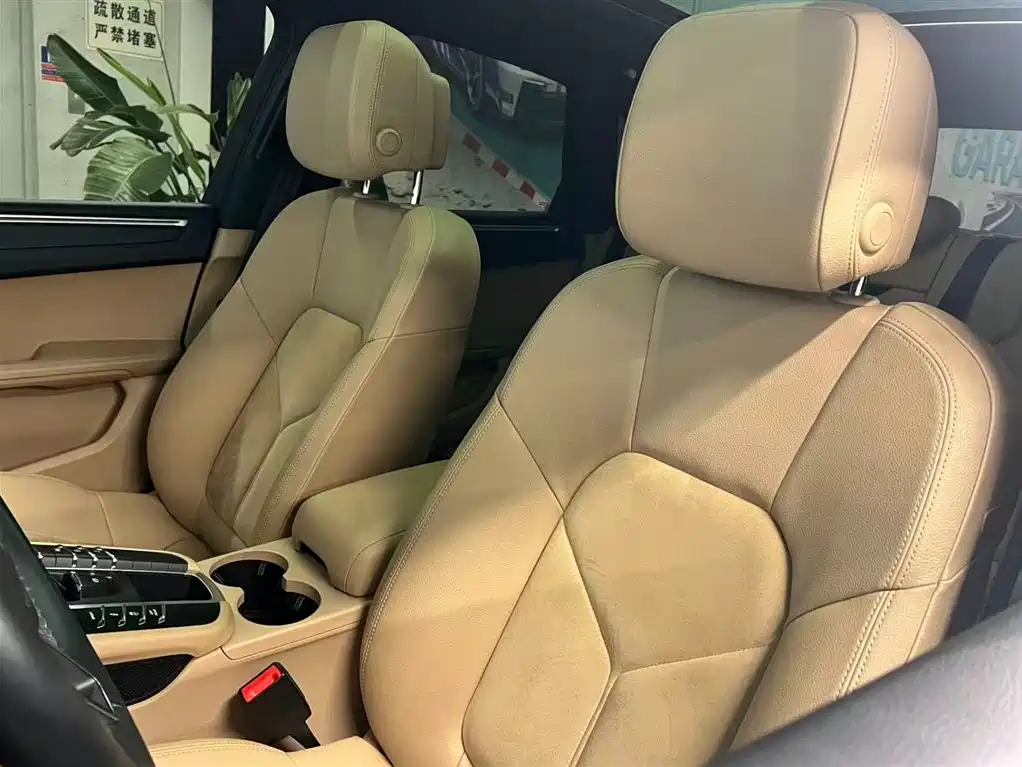 Porsche Macan 2020 — фото 10