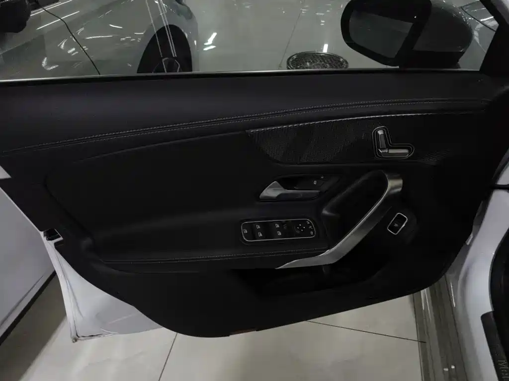 Mercedes-Benz A-Class 2021 — фото 12
