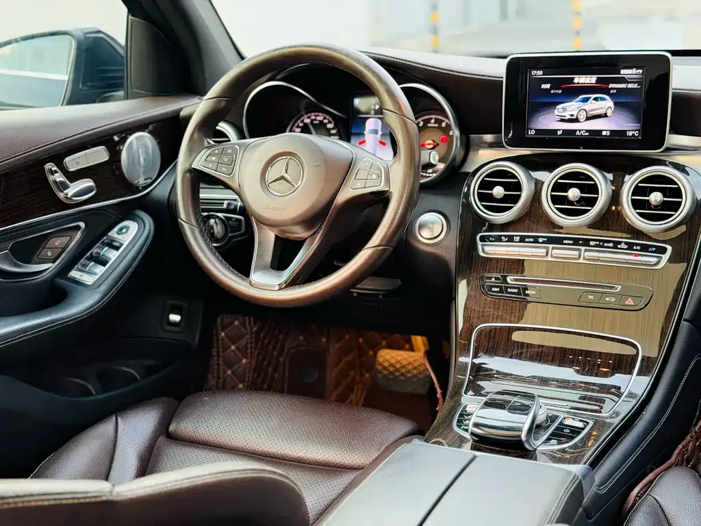 Mercedes-Benz GLC 2018 — фото 11
