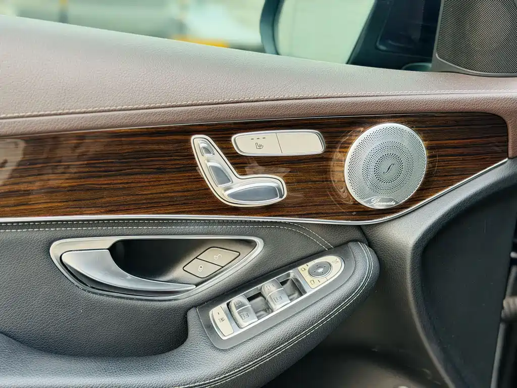 Mercedes-Benz GLC 2018 — фото 14