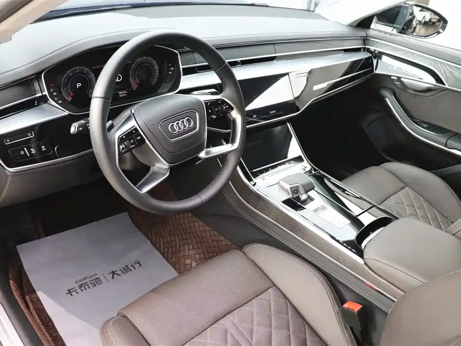 Audi A8 2025 — фото 13