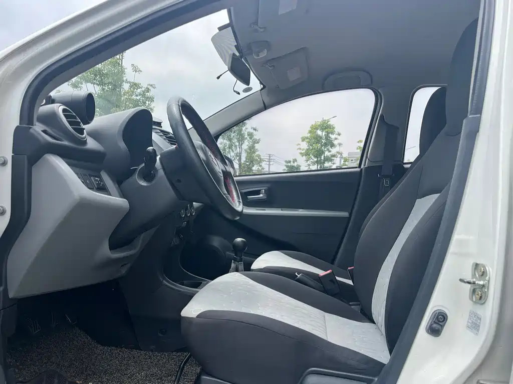 Suzuki Alto 2015 — фото 10