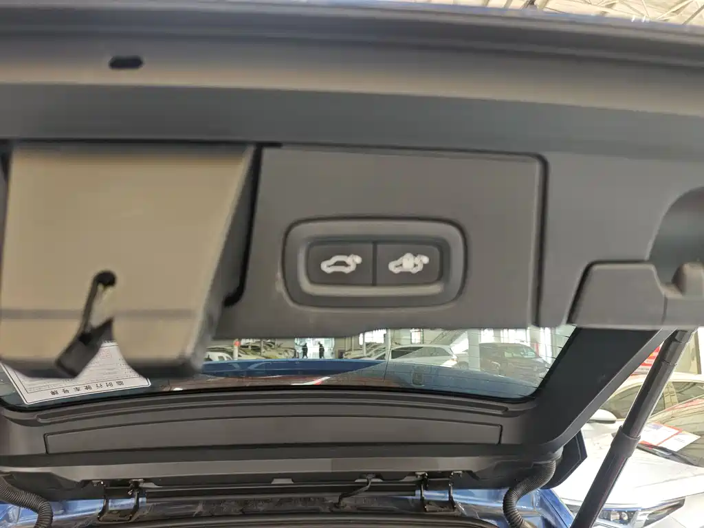 Volvo XC60 2020 — фото 15