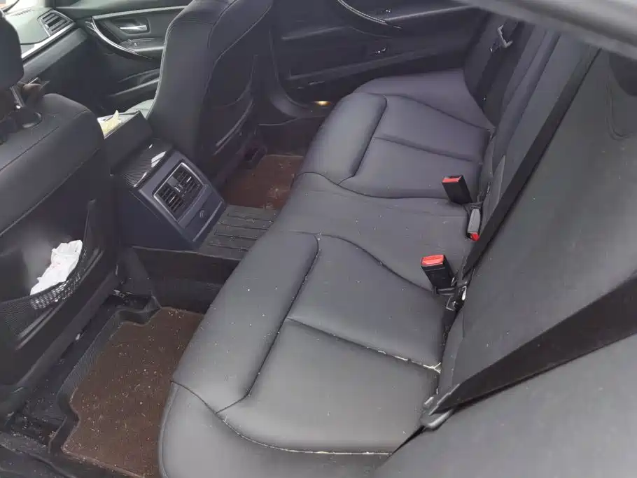 BMW 3 Series 2017 — фото 11