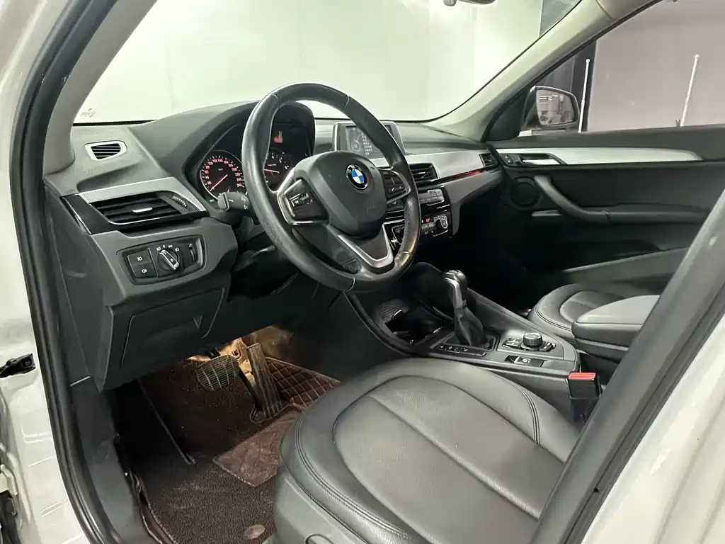 BMW X1 2017 — фото 11