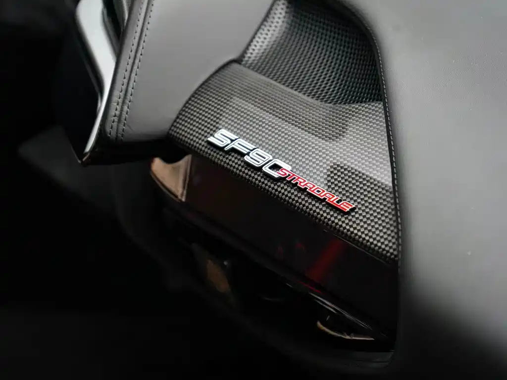 Ferrari SF90 2023 — фото 15