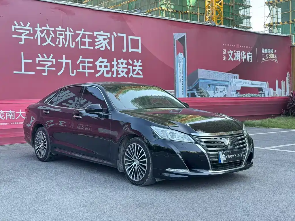 Toyota Crown 2016 — фото 3