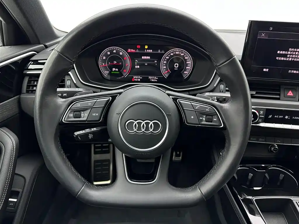 Audi A4L 2024 — фото 9