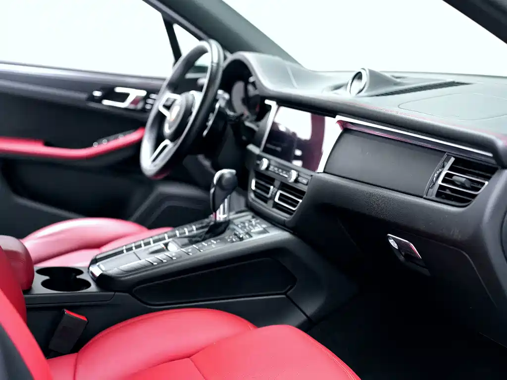 Porsche Macan 2019 — фото 13