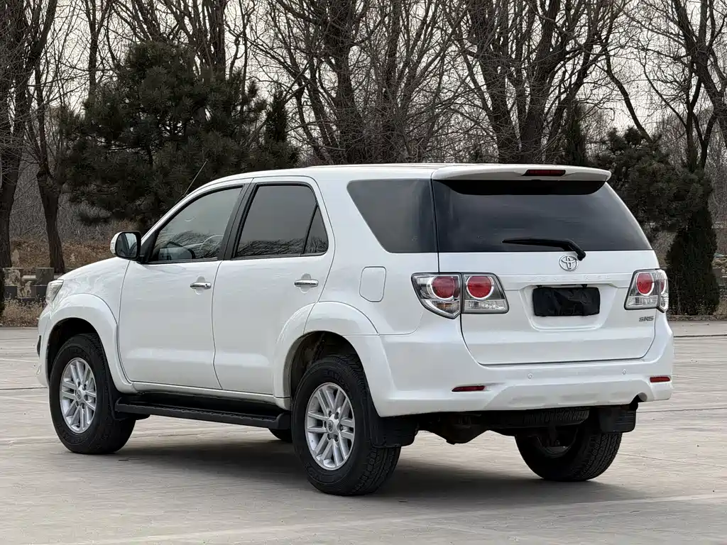 Toyota Fortuner 2016 — фото 5