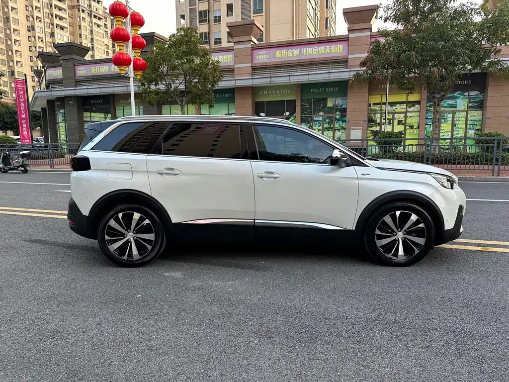 Peugeot 5008 2017 — фото 4