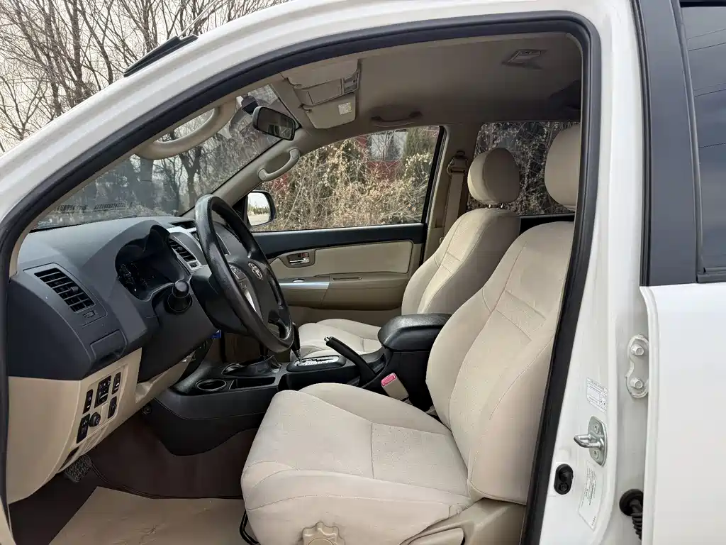 Toyota Fortuner 2016 — фото 9