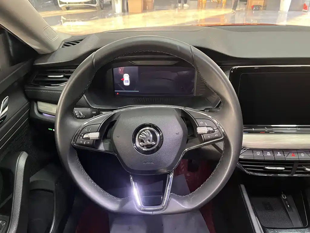 Skoda Octavia 2021 — фото 11