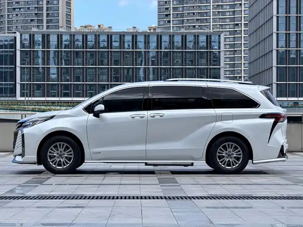 Toyota Sienna 2023