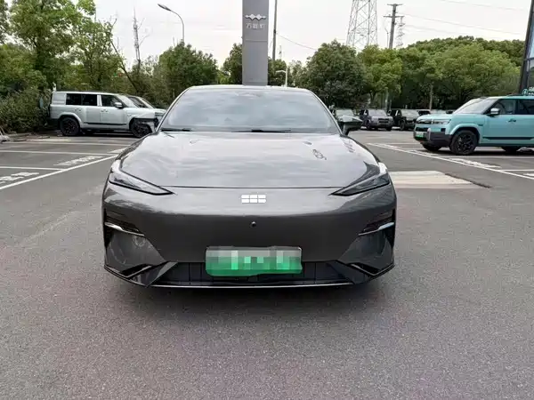 Geely Galaxy E8 2024